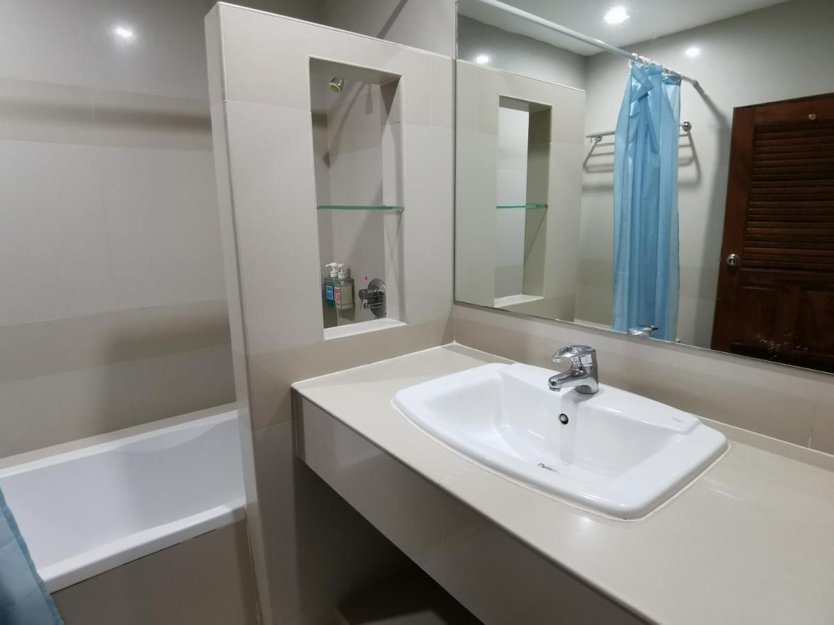 Hotel Morakot Twin Chumphon Esterno foto