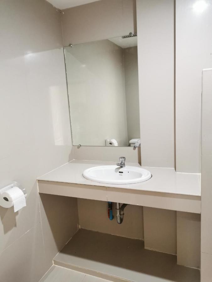 Hotel Morakot Twin Chumphon Esterno foto