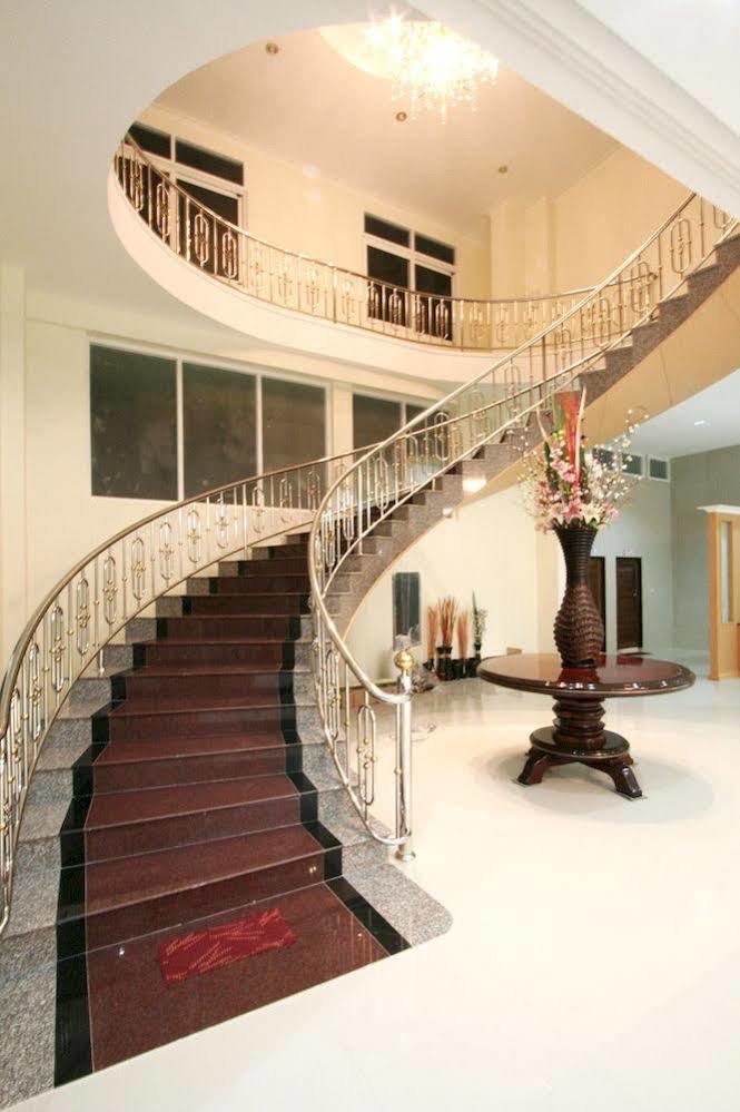 Hotel Morakot Twin Chumphon Esterno foto