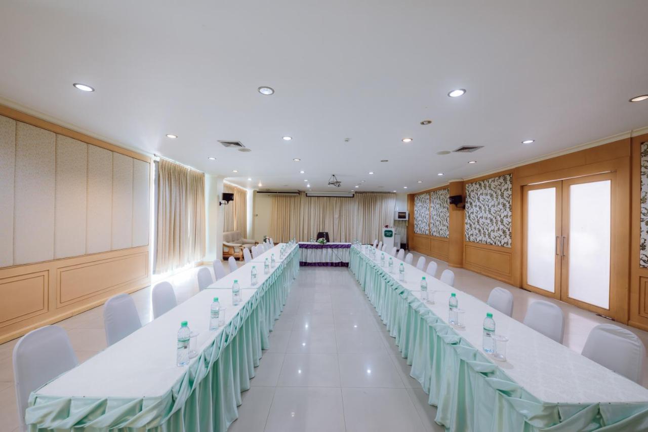 Hotel Morakot Twin Chumphon Esterno foto